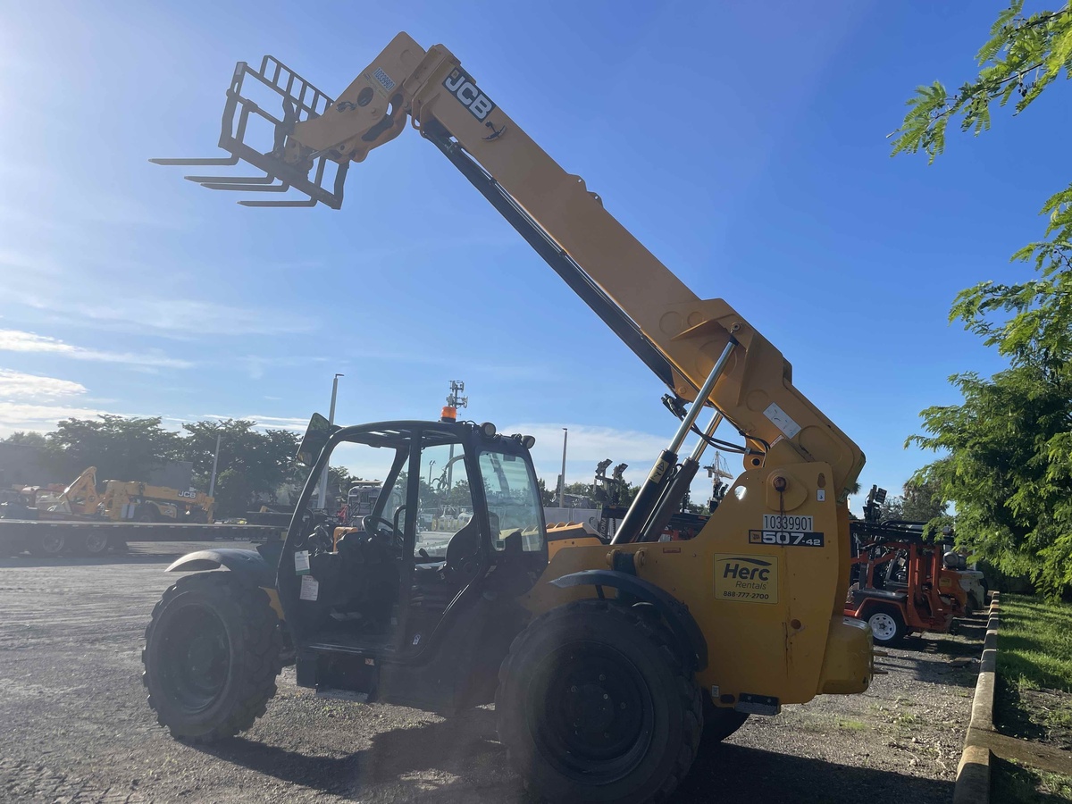 2022 JCB 507-42-4