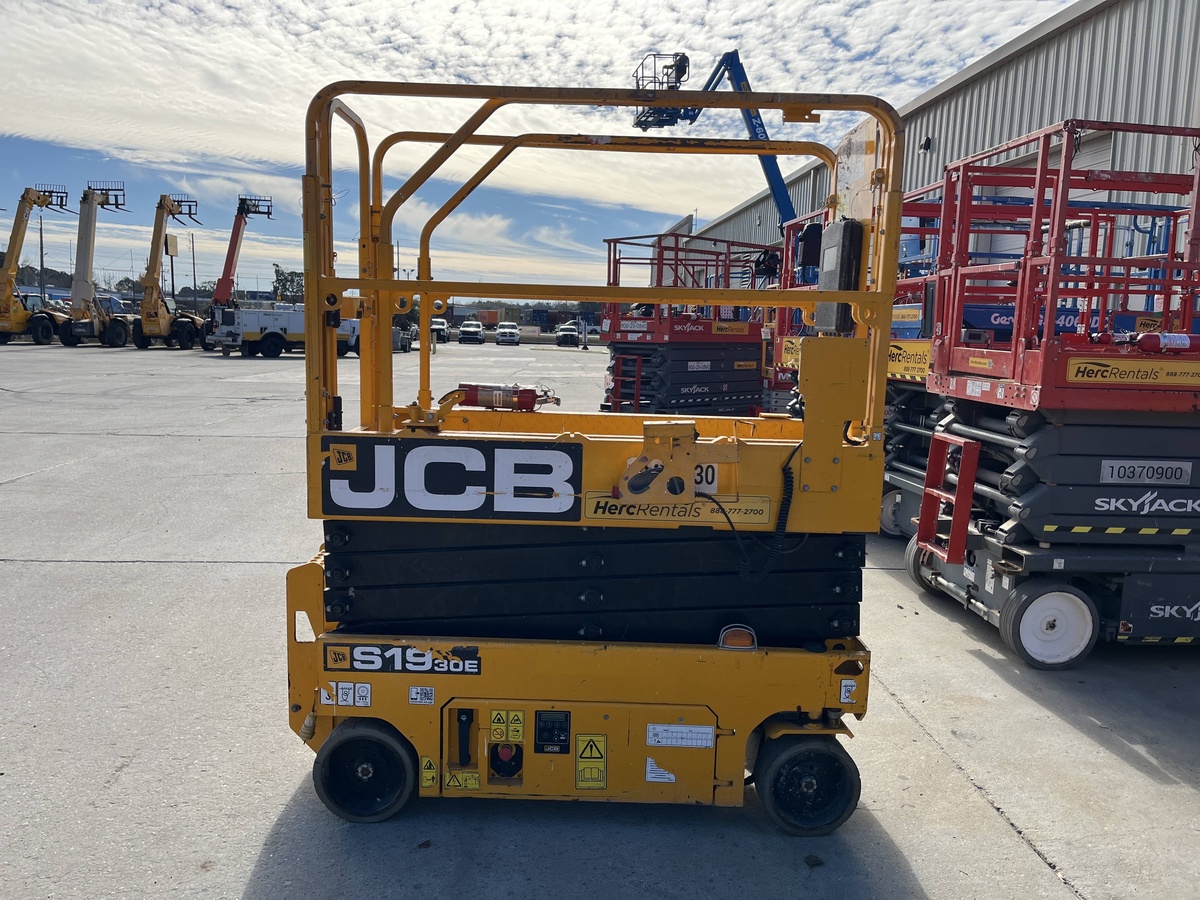 2023 JCB S1930E-13