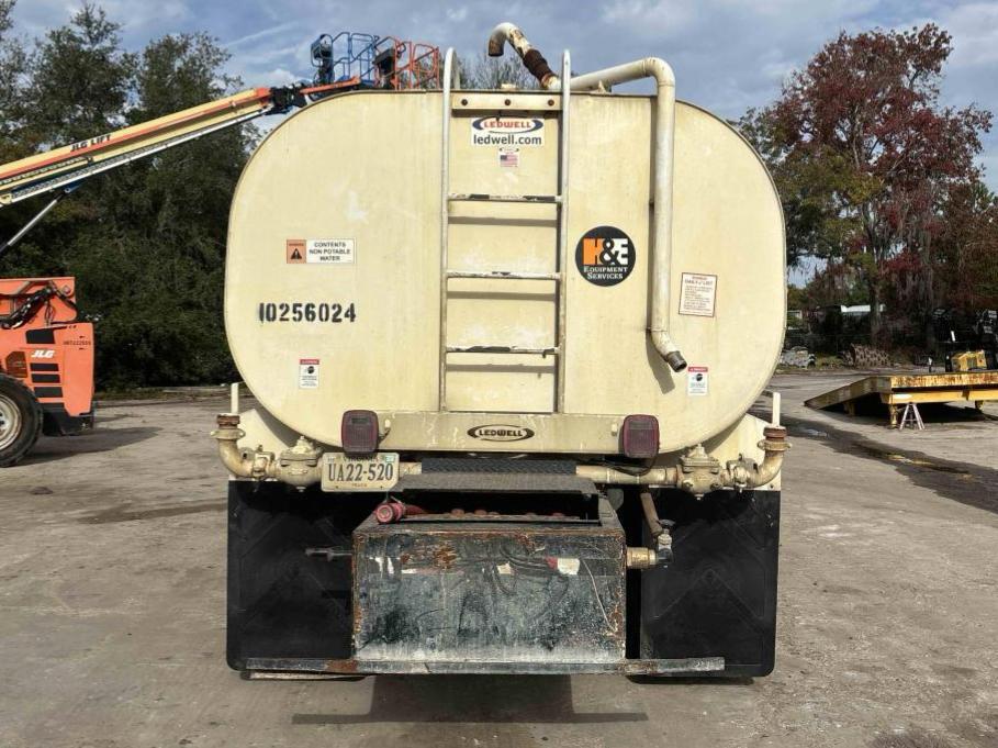 2019 Freightliner M2106-4