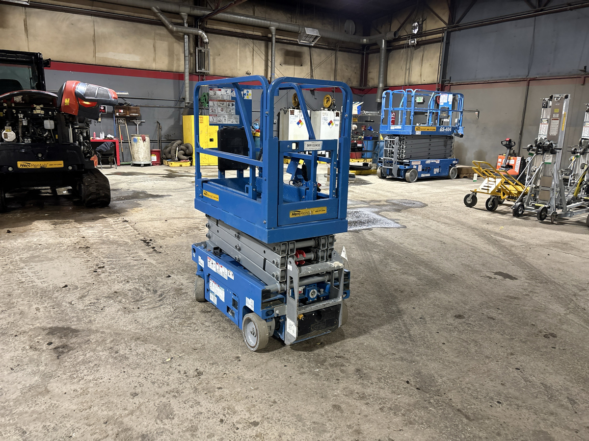2019 Genie GS1330M-2
