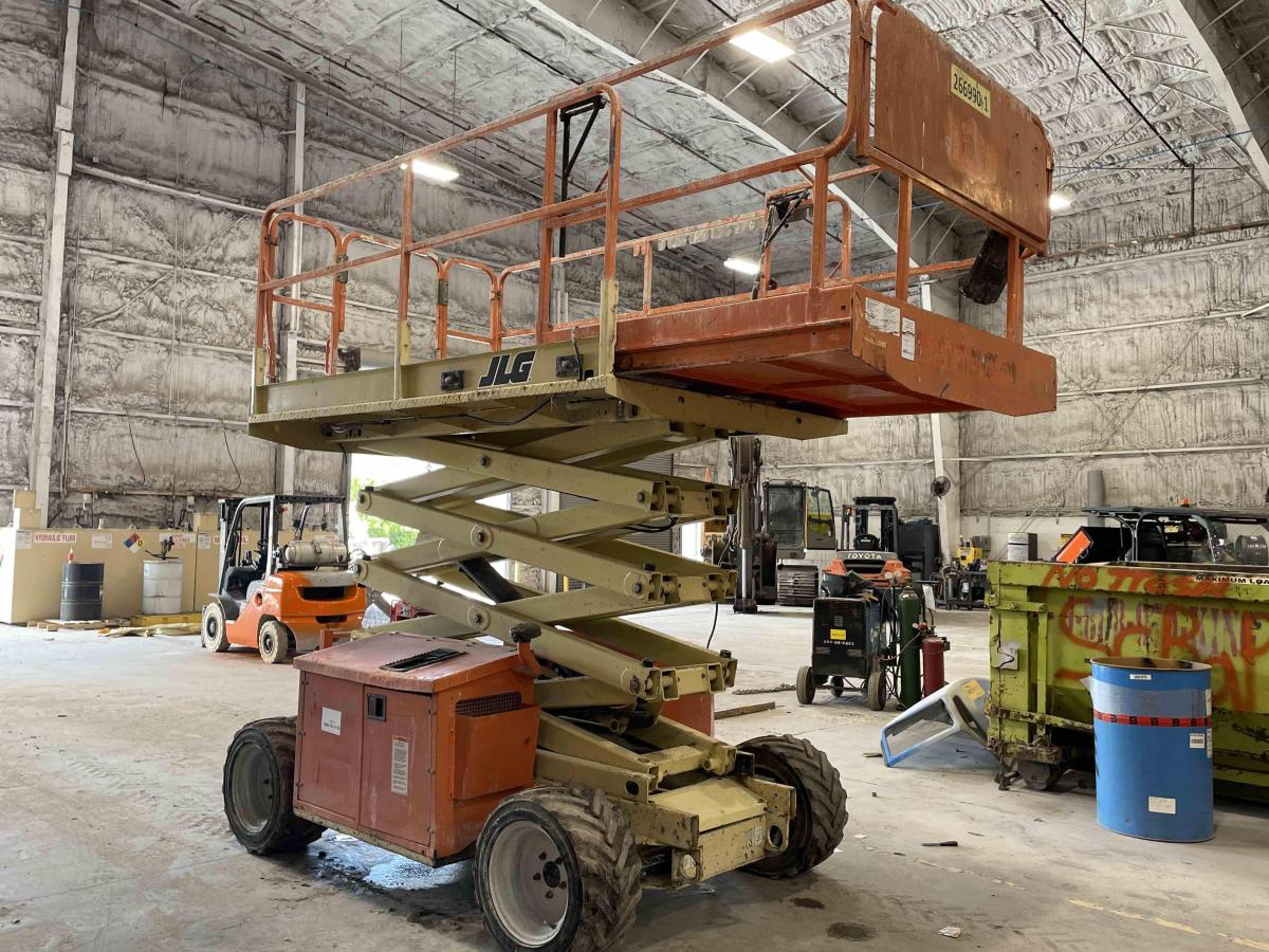 2017 JLG 260MRT