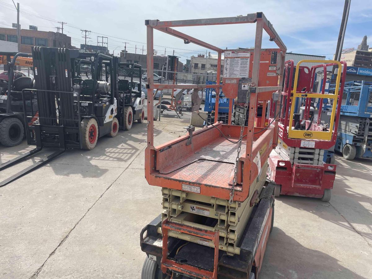 2018 JLG 1932R