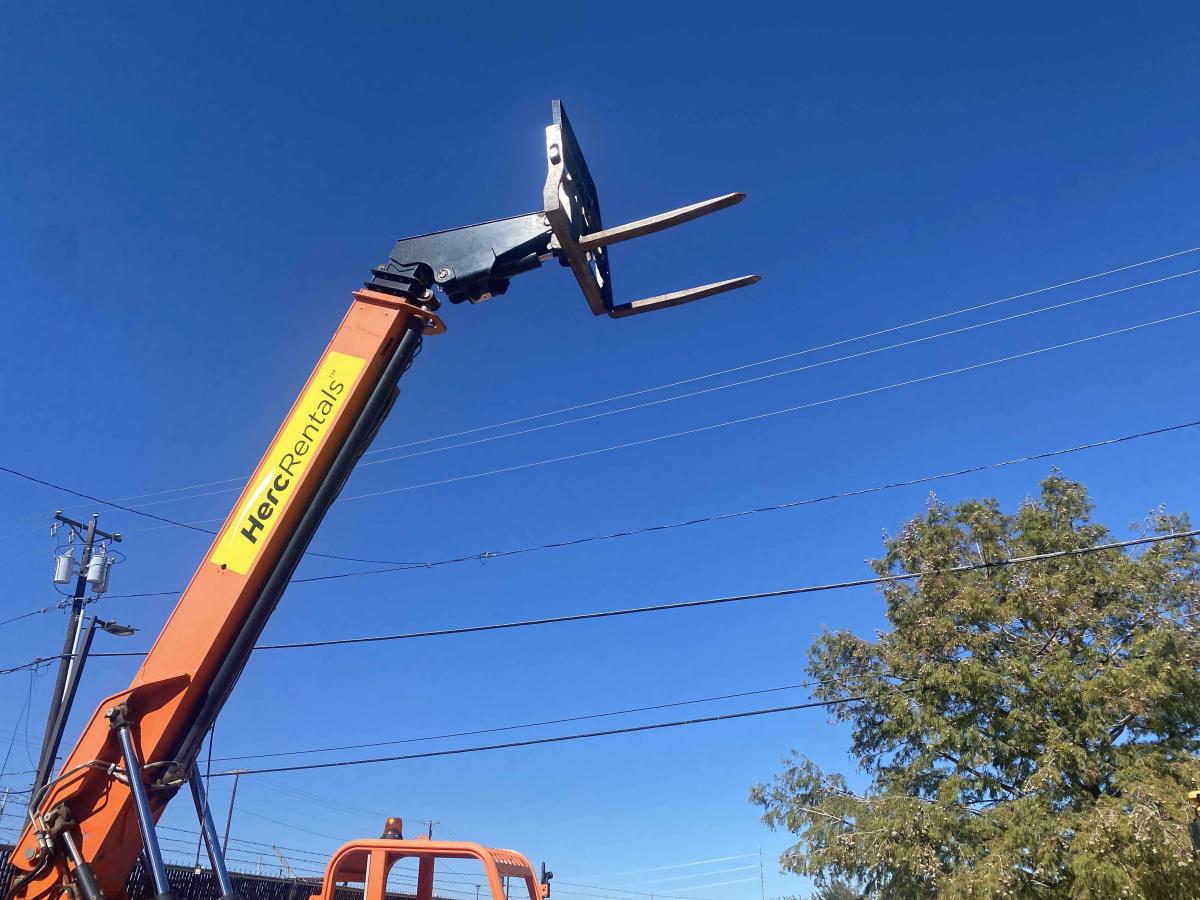 2017 SkyTrak 6042