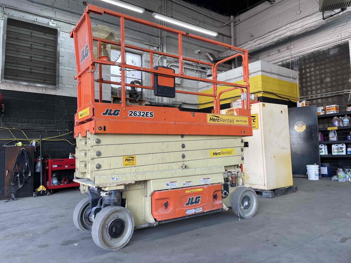 2017 JLG 2632ES-2
