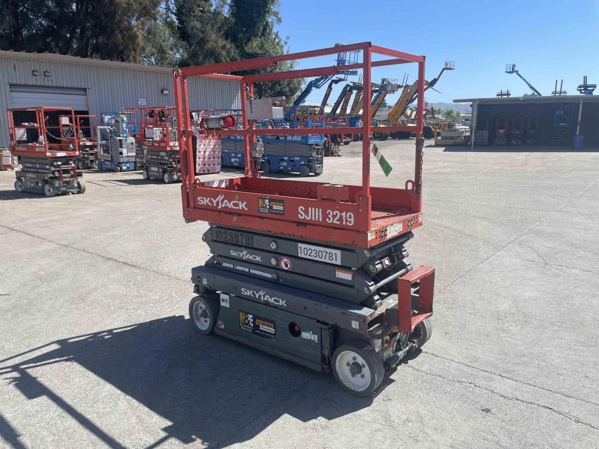 2017 Skyjack SJ3219