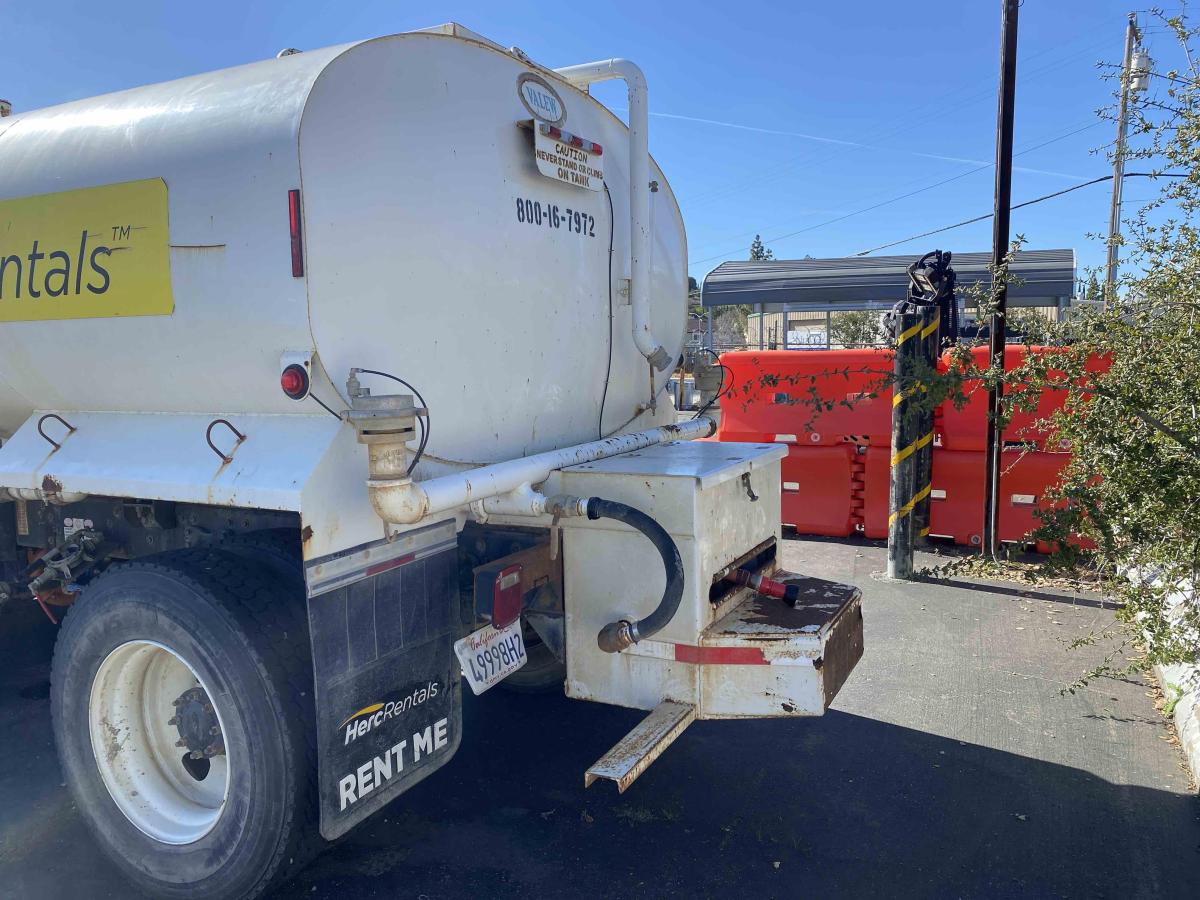 2018 Freightliner M2106