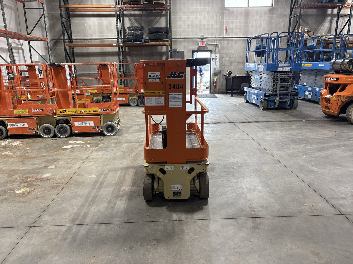 2015 JLG 1230ES-4