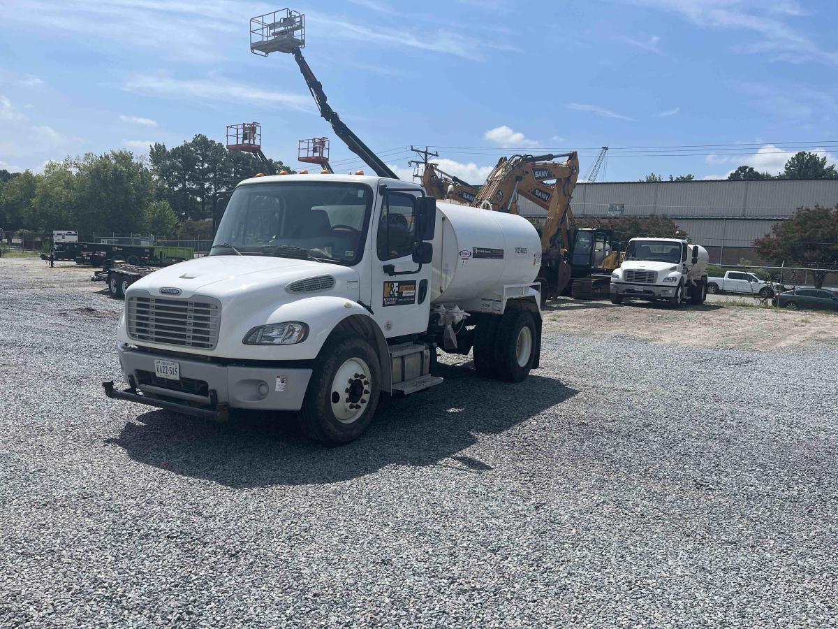 2019 Freightliner M2106-1