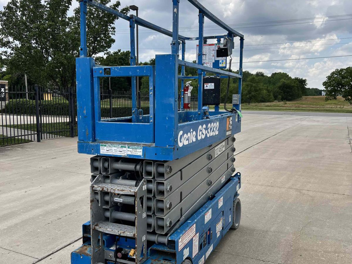 2017 Genie GS-3232-3