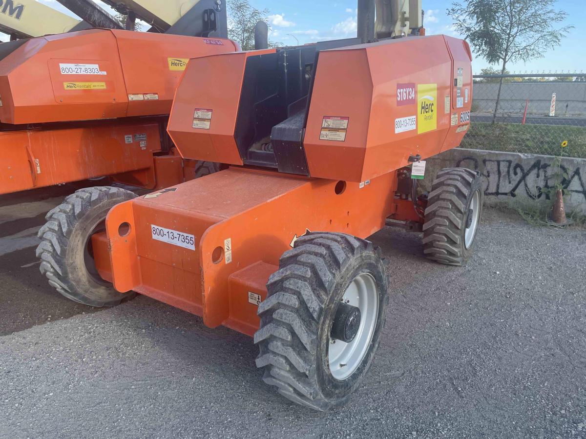 2017 JLG 600S