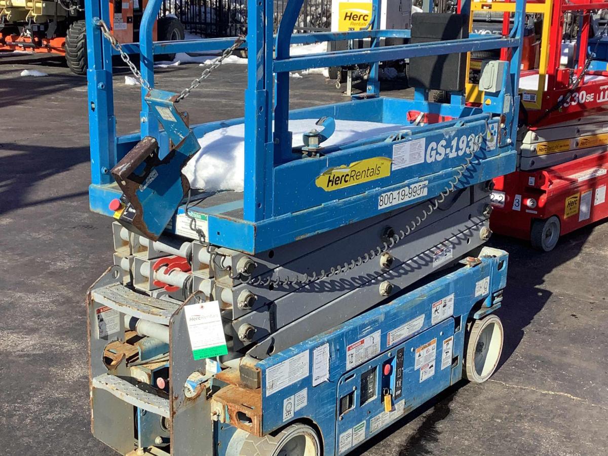 2018 Genie GS-1930