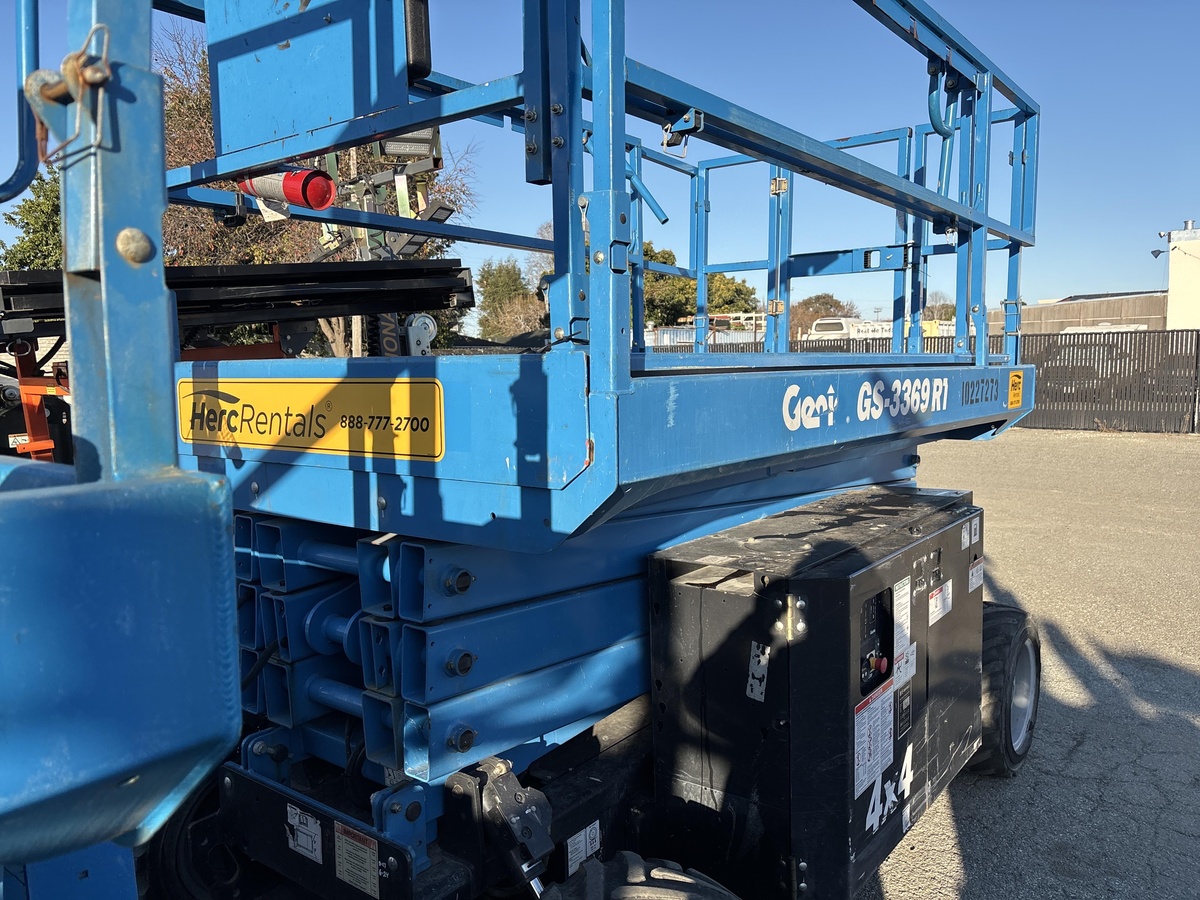 2017 Genie GS-3369 RT-3