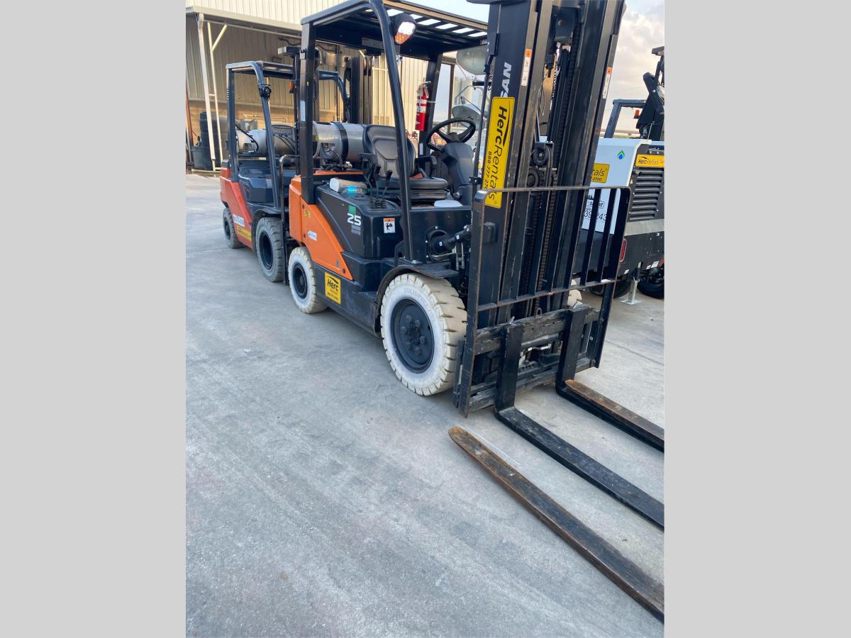 2022 Doosan G25E-2