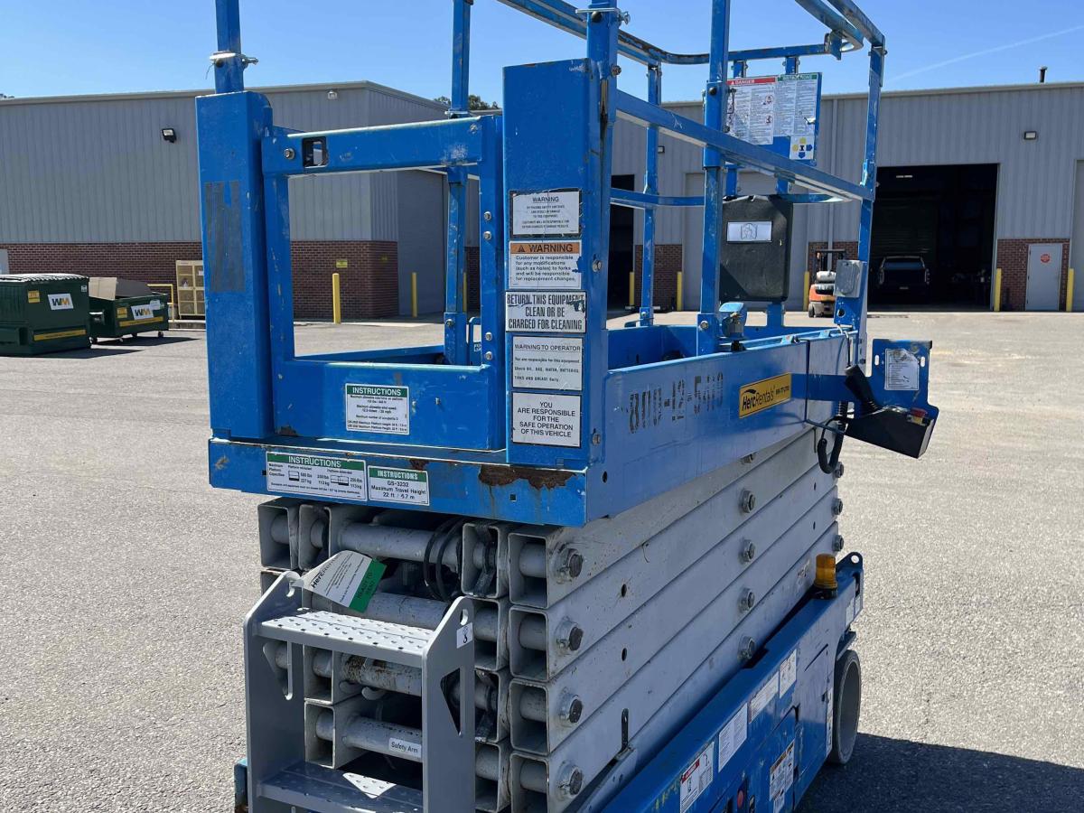 2016 Genie GS-3232