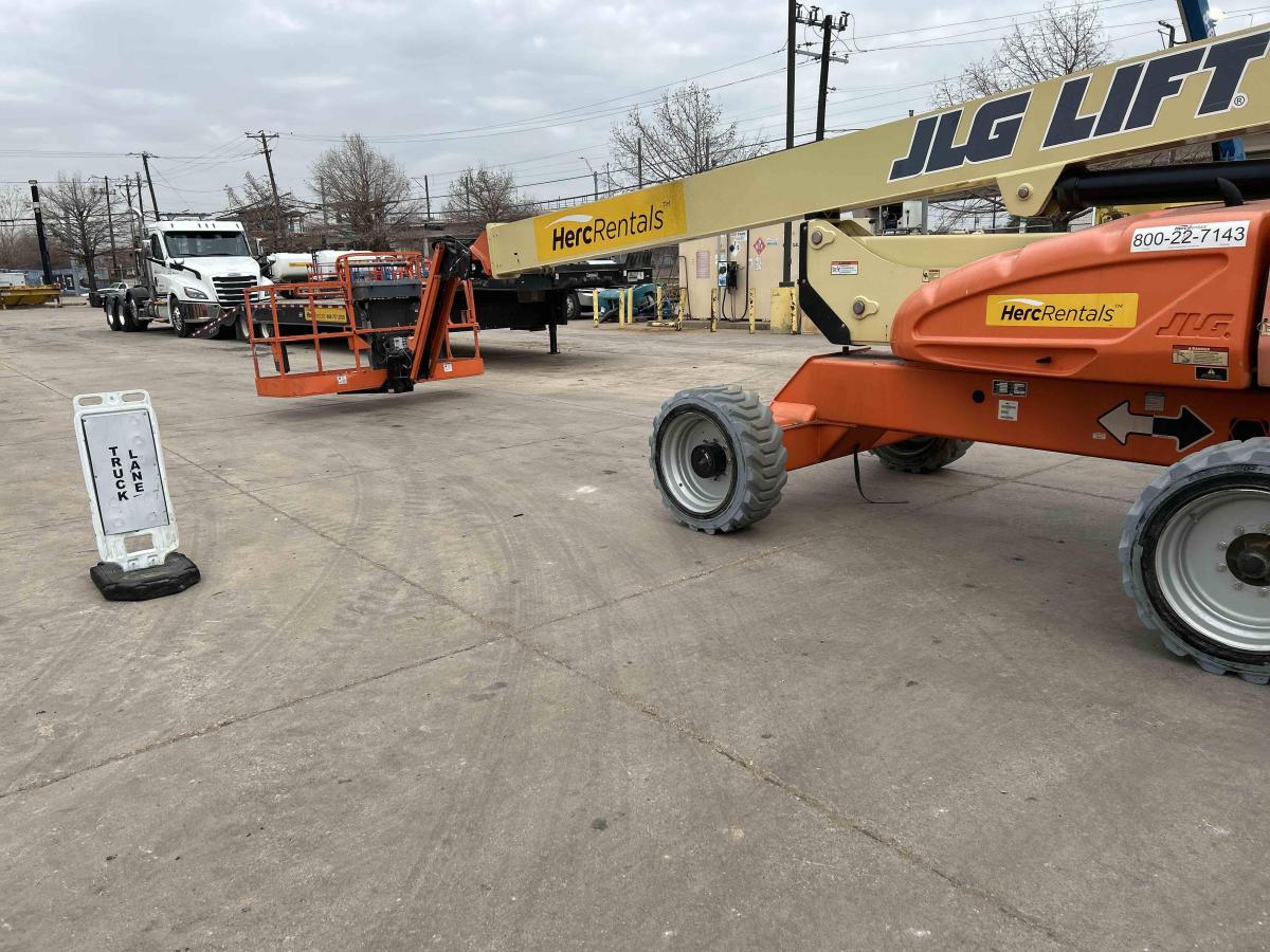 2018 JLG M600JP