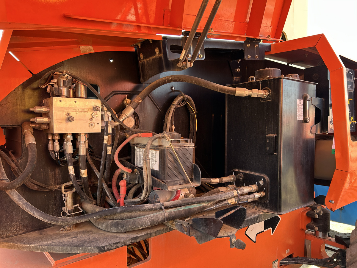 2018 JLG 860SJ-8