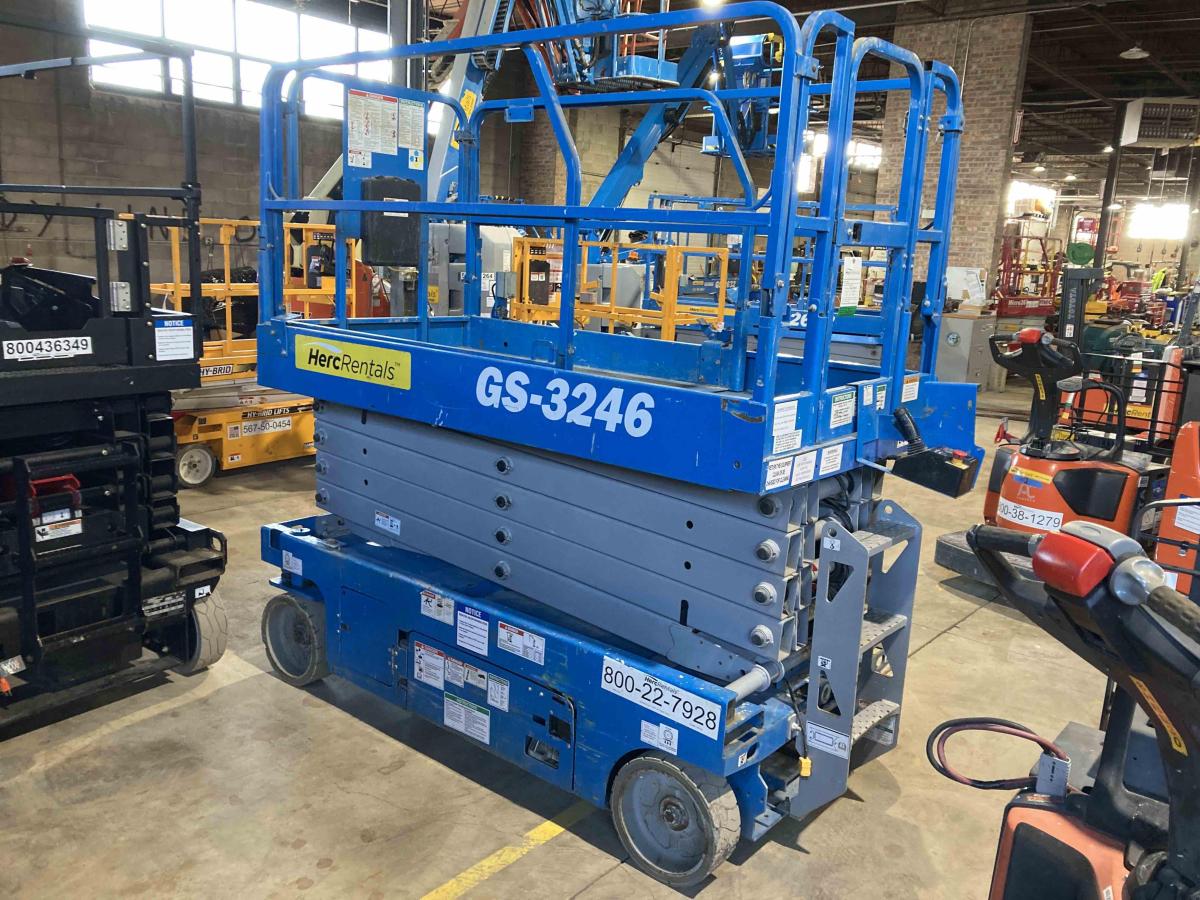 2018 Genie GS-3246