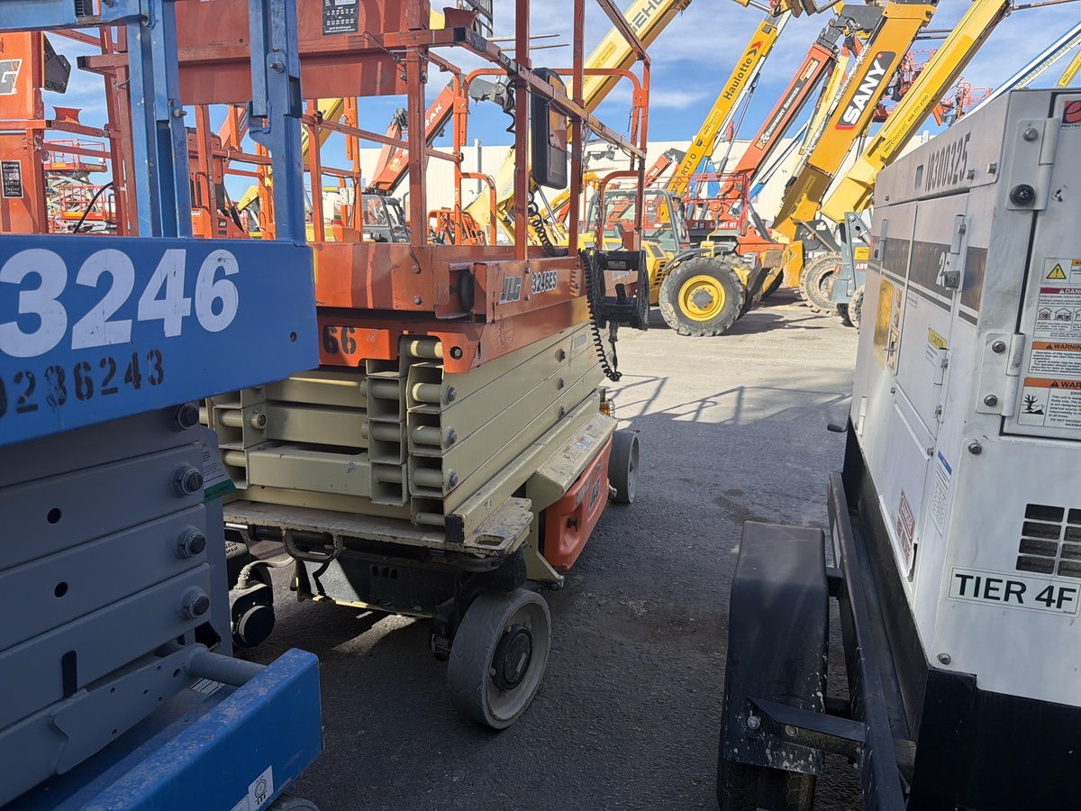 2018 JLG 3246ES-4