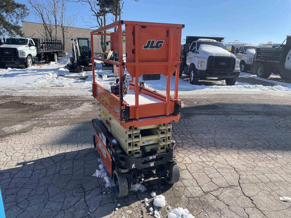 2018 JLG 1932R