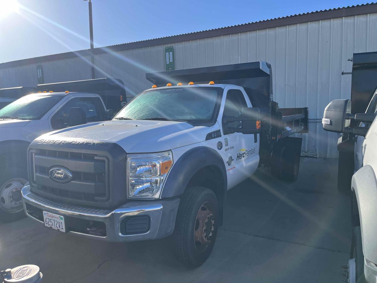 2016 Ford F550-3