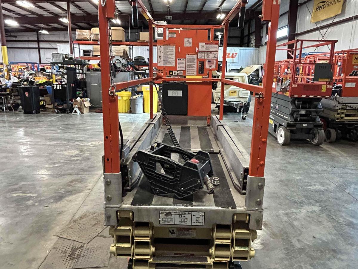 2012 JLG 1930ES