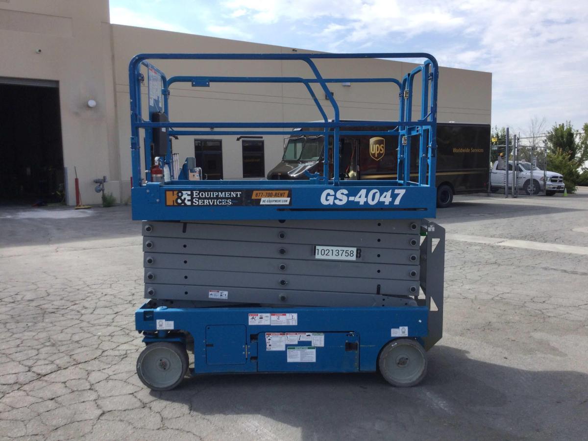 2017 Genie GS-4047