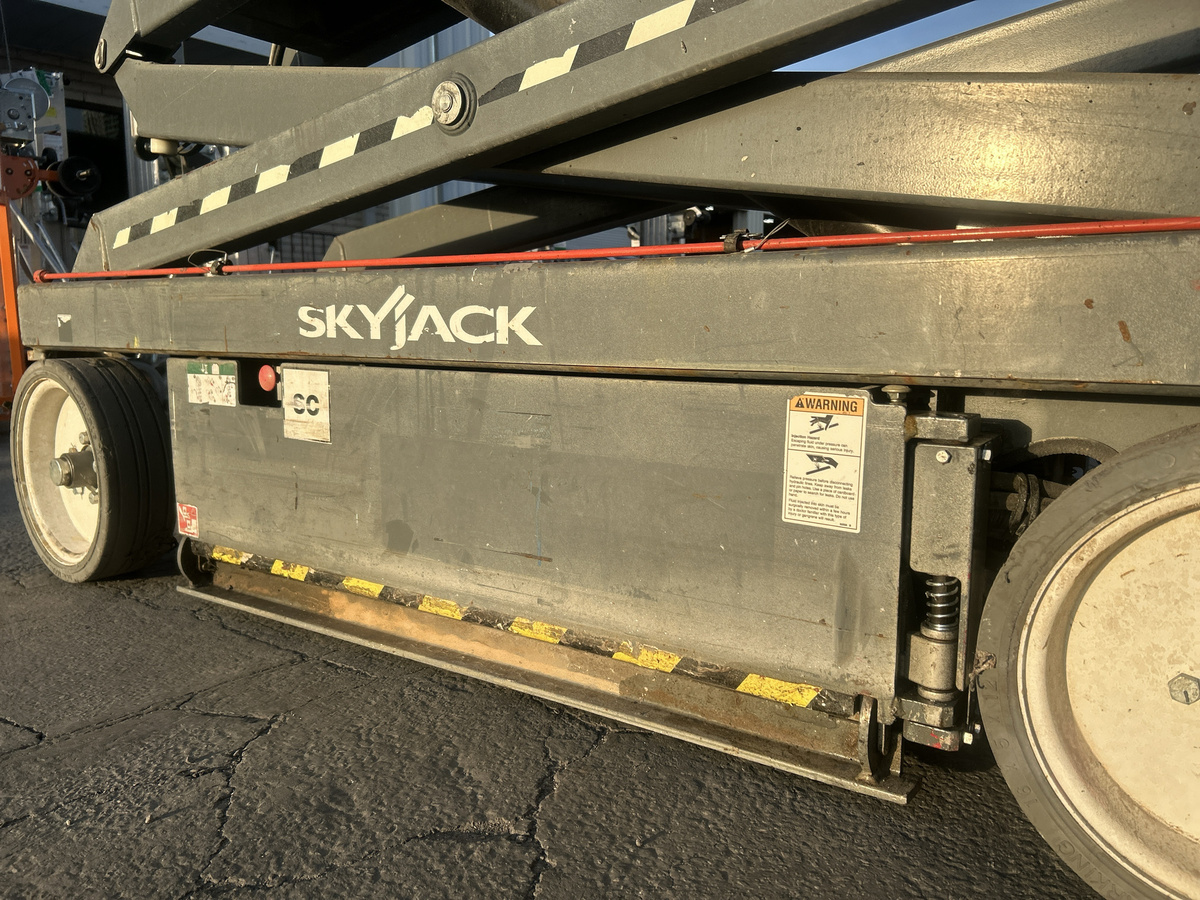 2017 Skyjack SJ3226-19