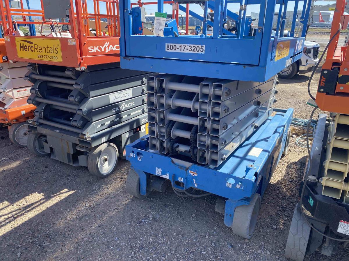 2017 Genie GS-4047