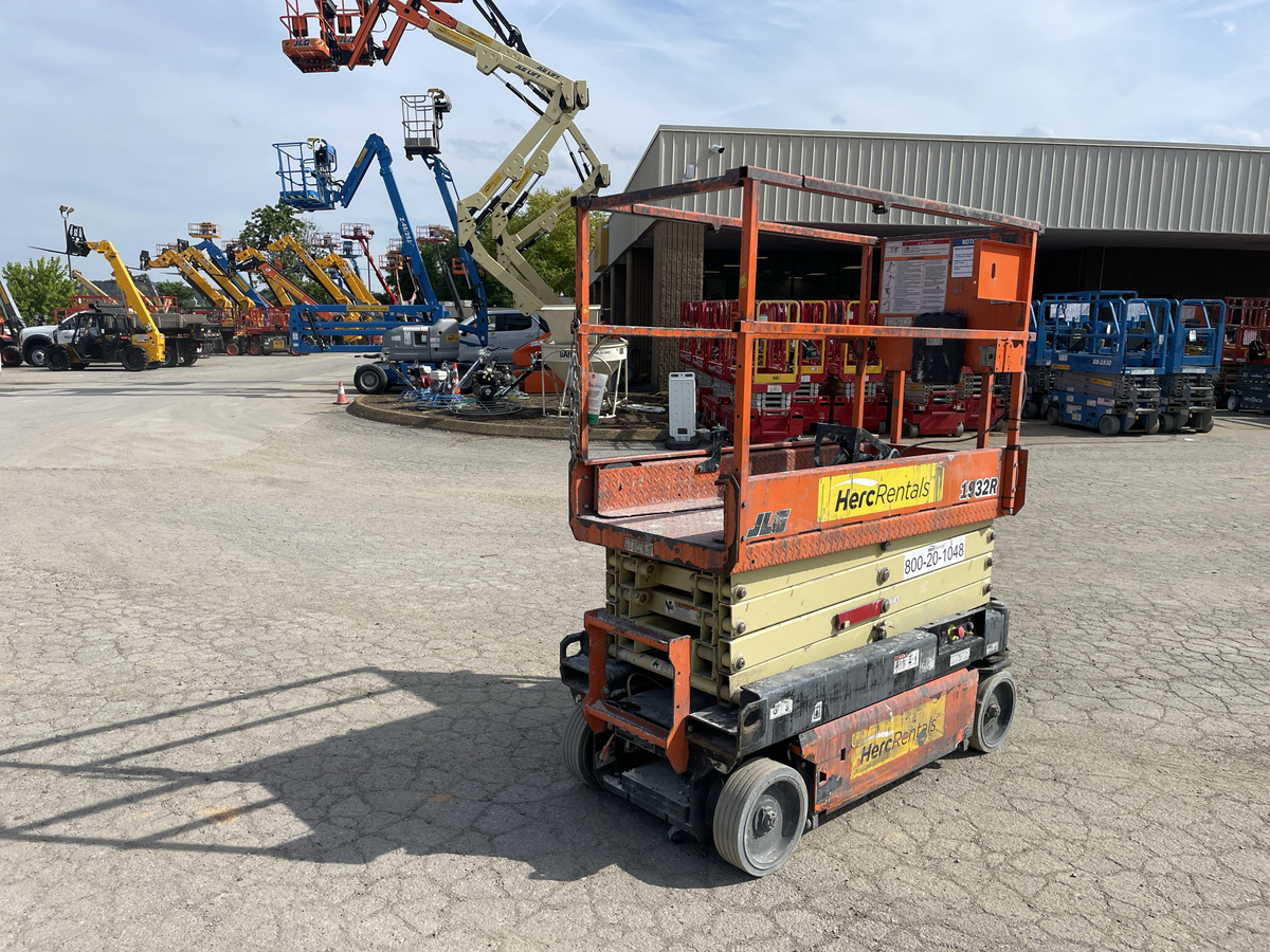 2018 JLG 1932R