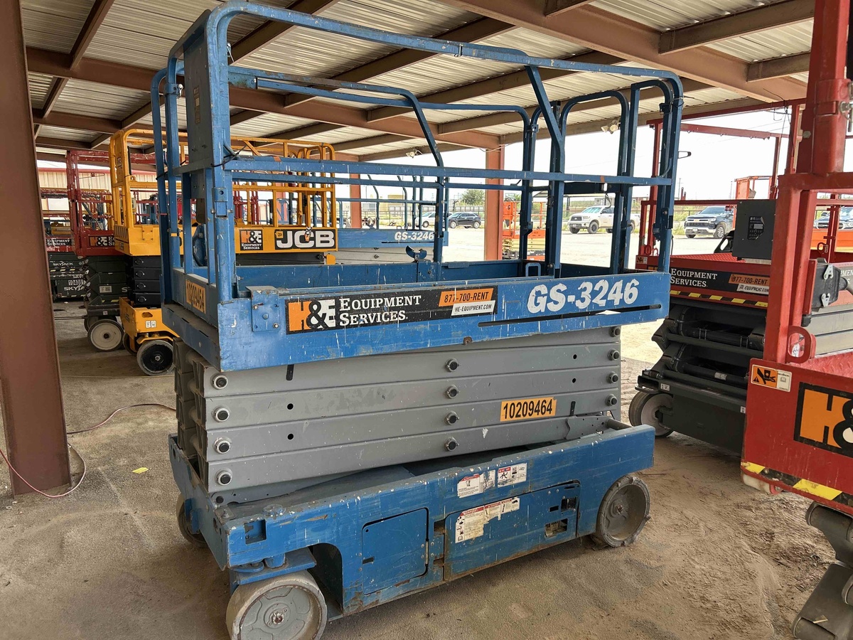 2017 Genie GS-3246-5