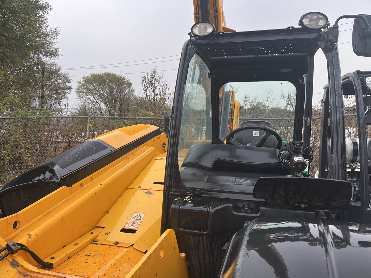 2019 JCB 507-42-4