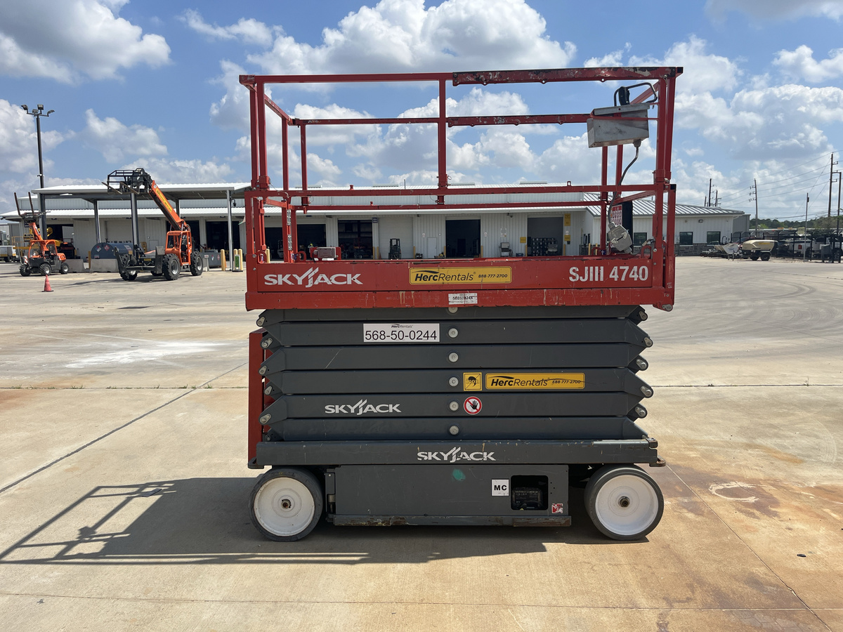2018 Skyjack SJ4740