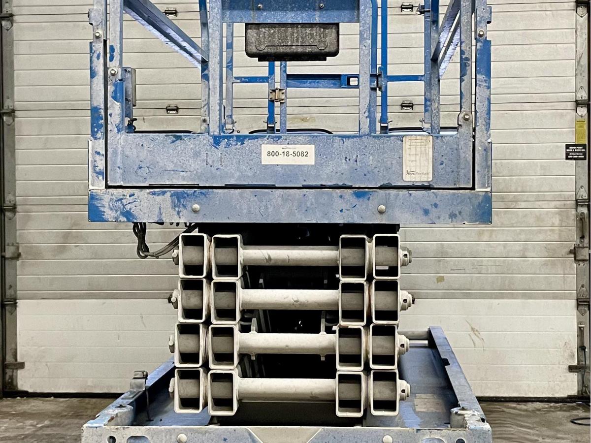 2017 Genie GS-3246