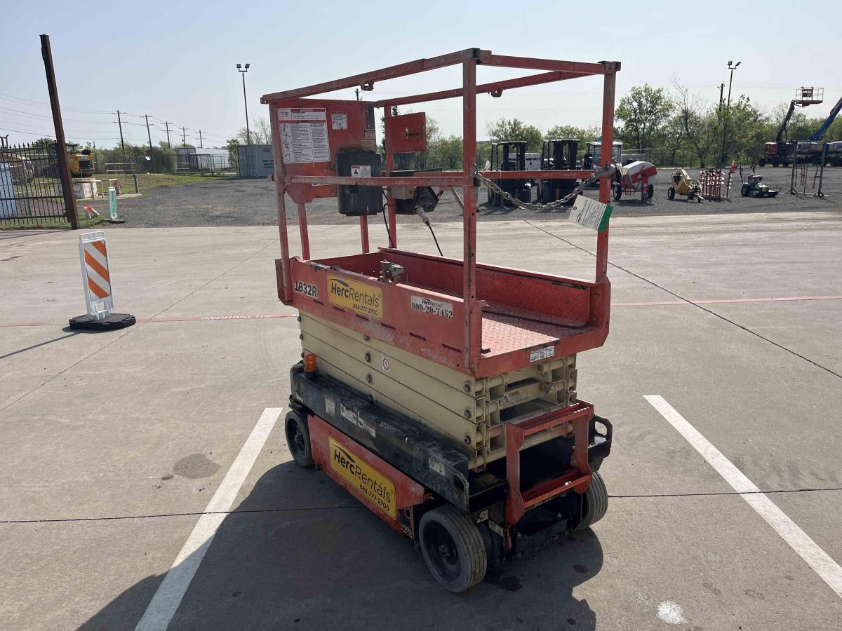 2018 JLG 1932R