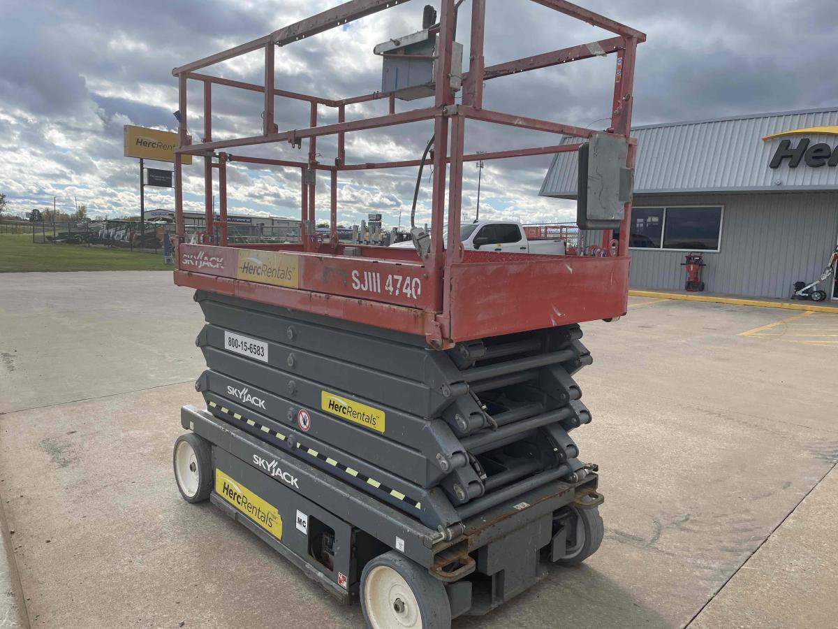 2017 Skyjack SJ4740