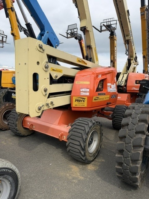 2018 JLG 450AJ
