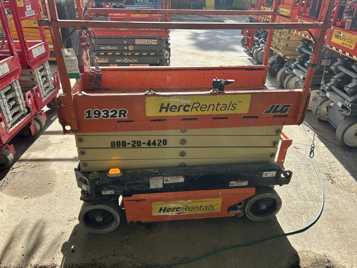 2018 JLG 1932R-2