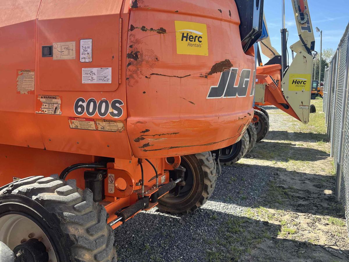 2016 JLG 600S