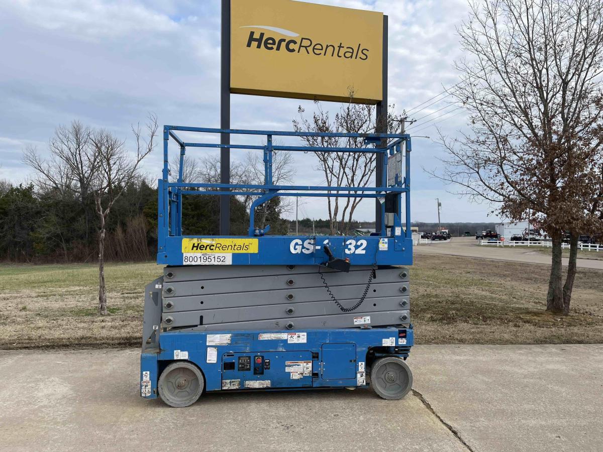 2018 Genie GS-3232