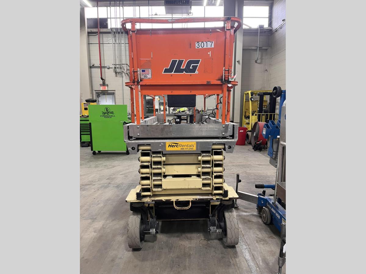 2014 JLG 3246ES