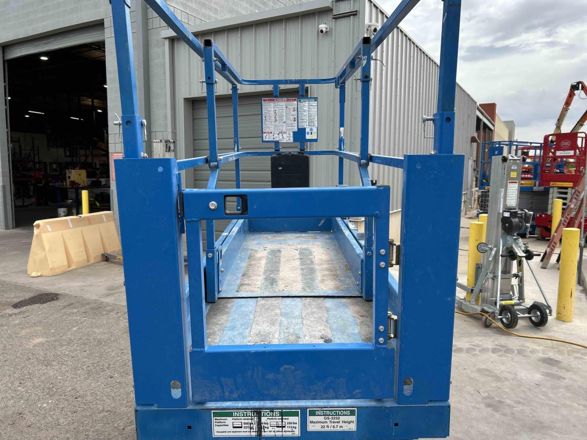 2018 Genie GS-3232
