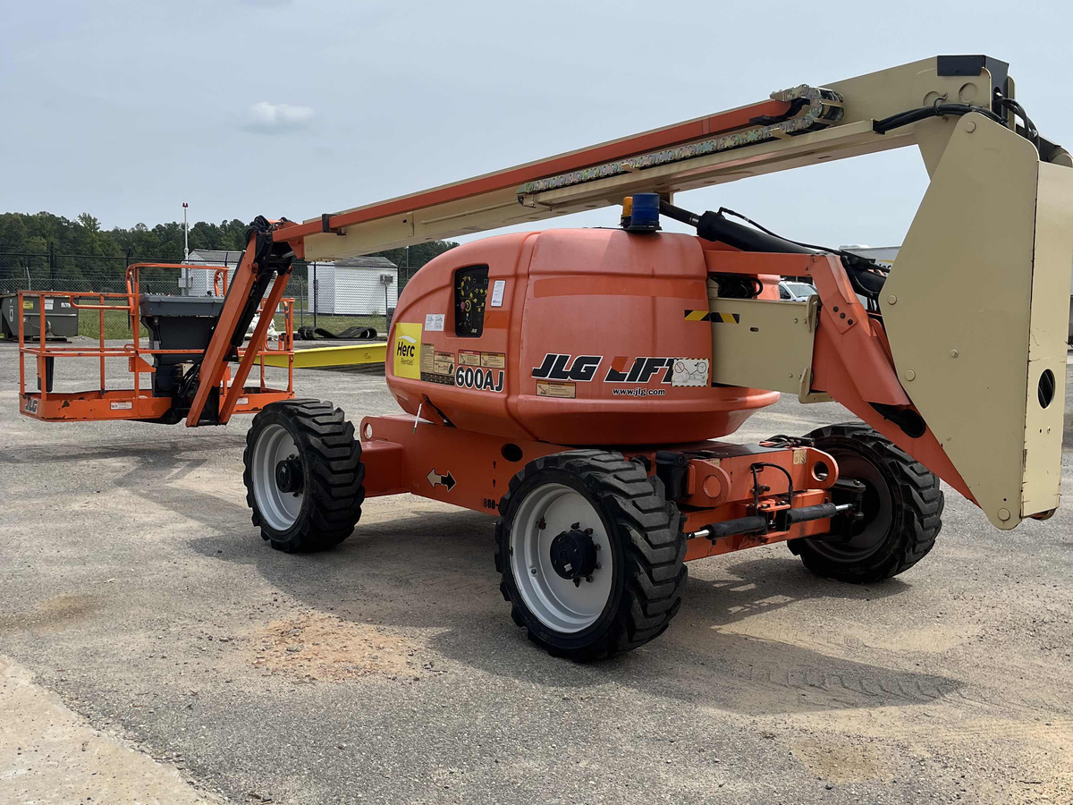2015 JLG 600AJ-2