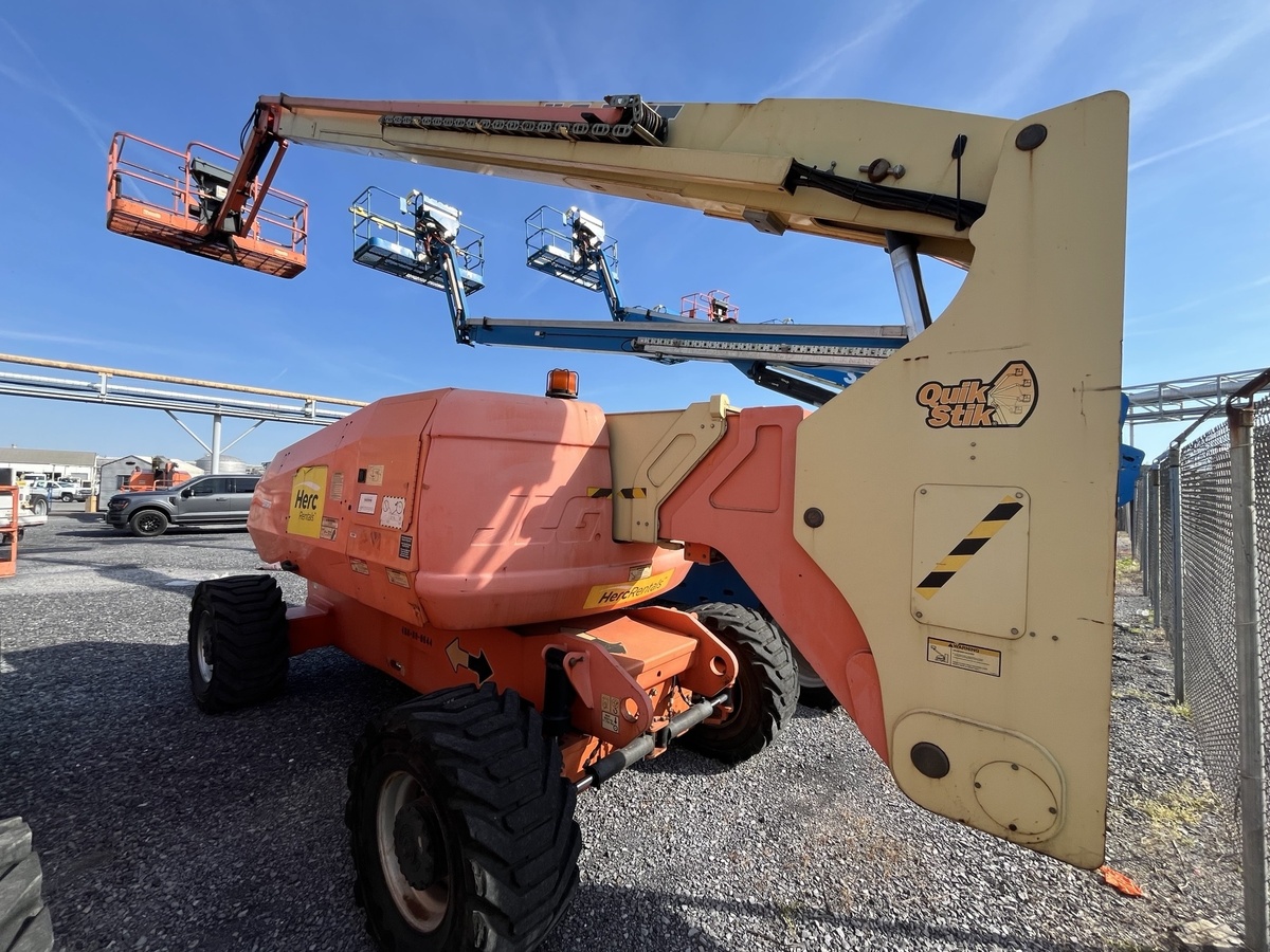 2012 JLG 800AJ-2