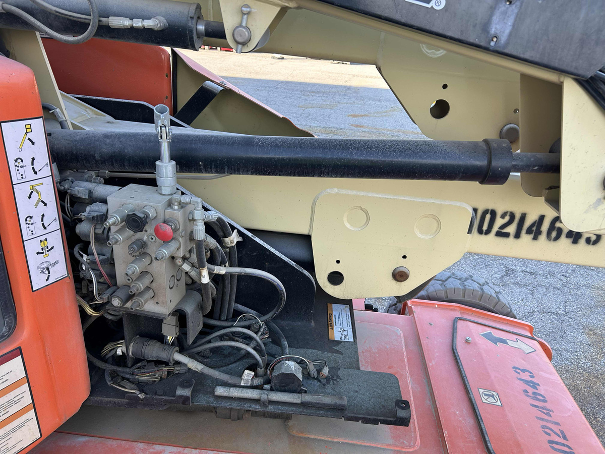 2017 JLG E400AJPN-9