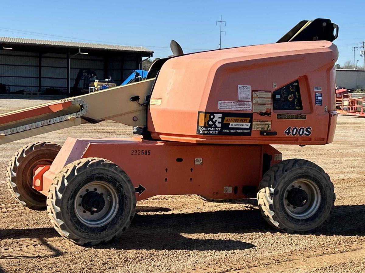 2016 JLG 400S