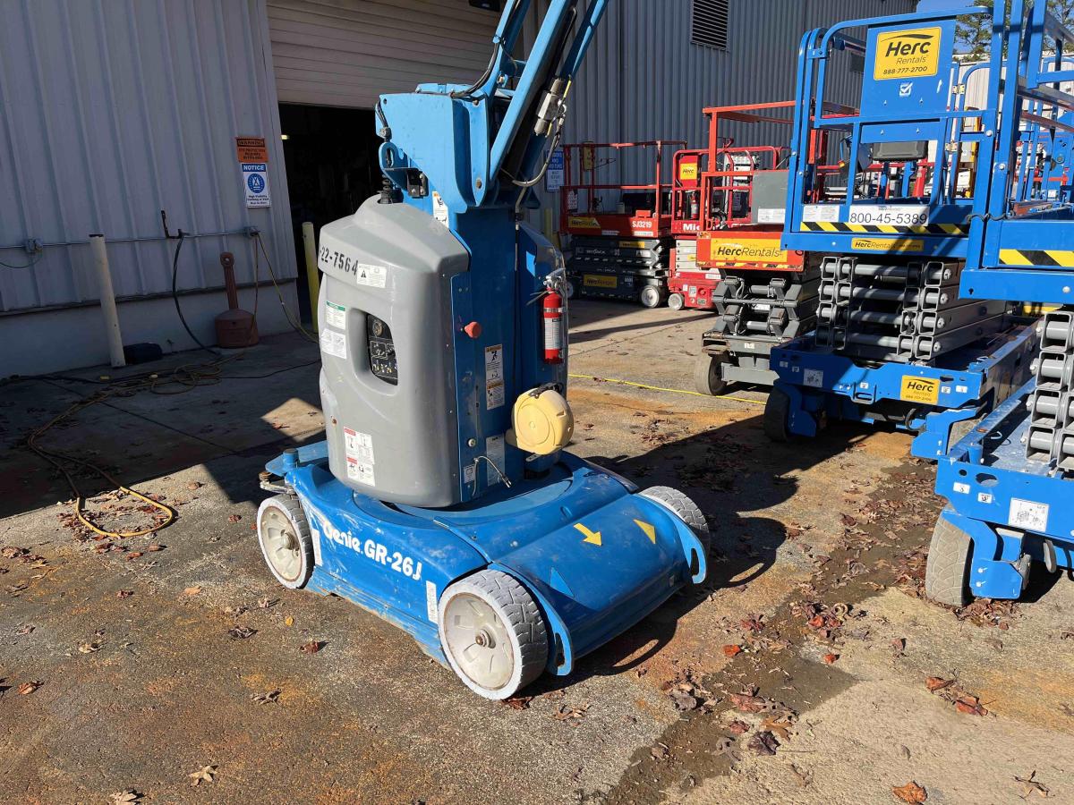 2018 Genie GR26J
