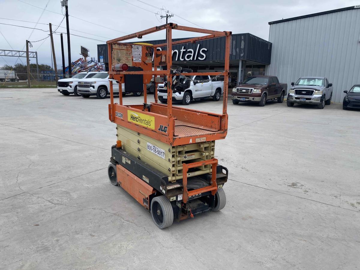 2017 JLG 1932R