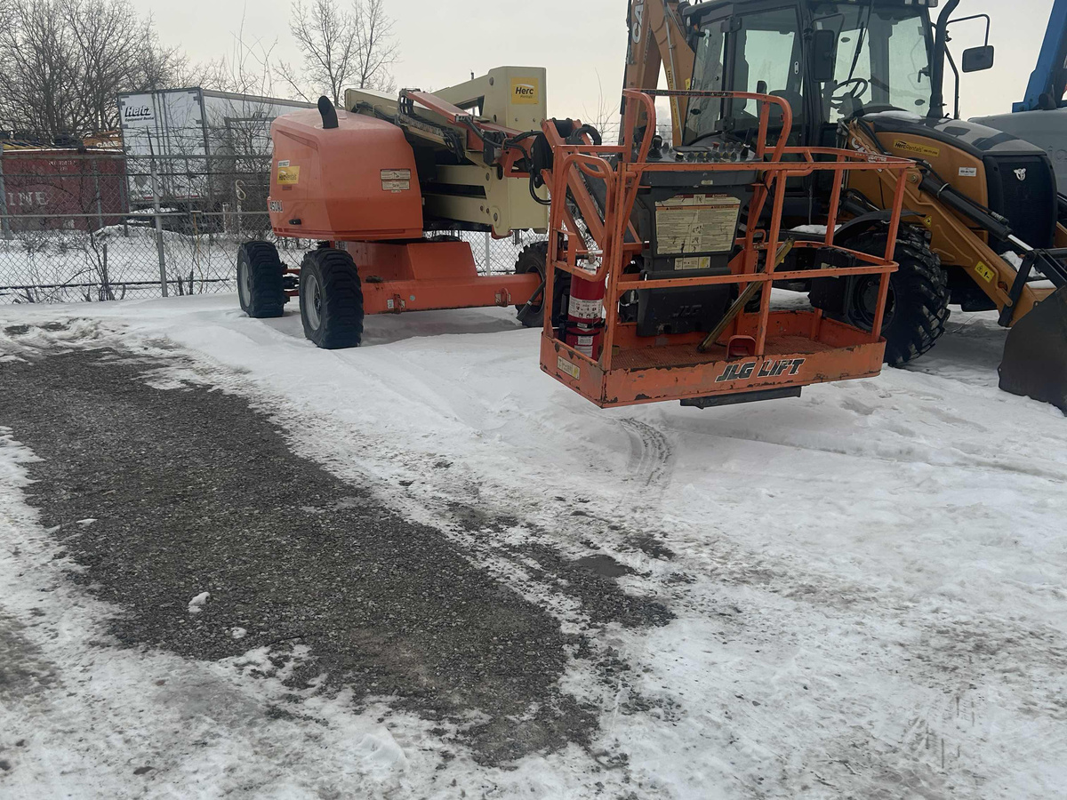 2017 JLG 450AJ-3