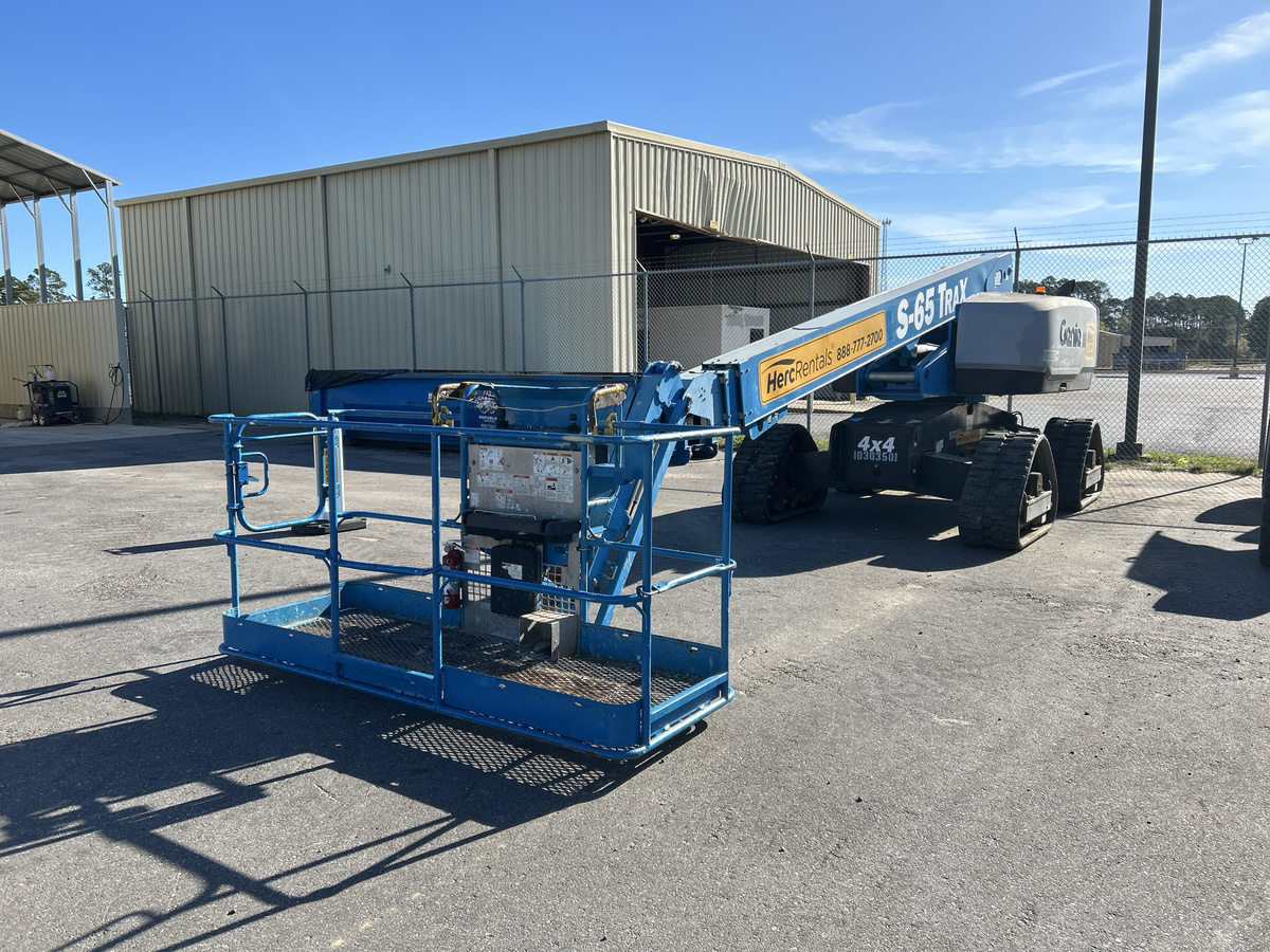 2020 Genie S-65 Trax