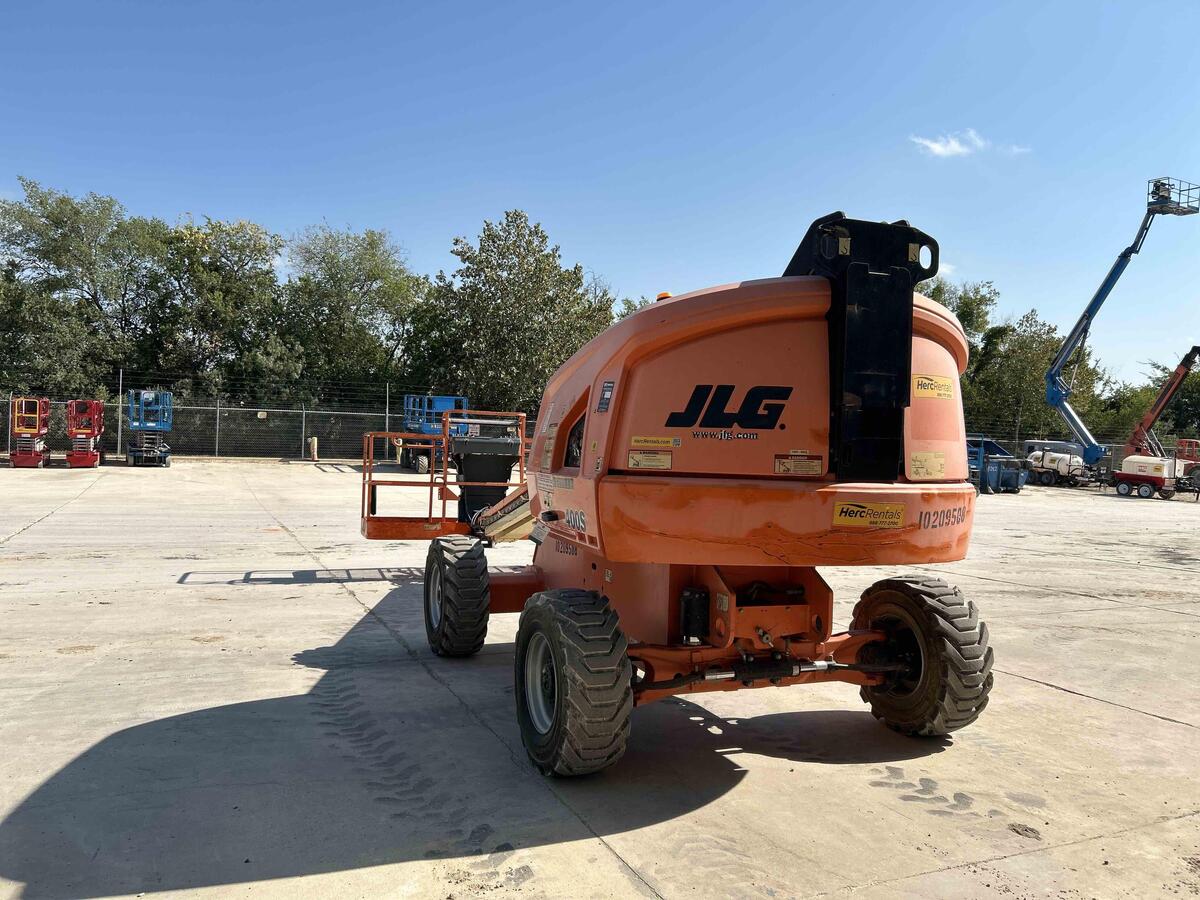 2017 JLG 400S-3